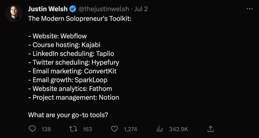 Tweet from Justin Welsh listing his seven  digital tools for The Modern Solopreneur. 